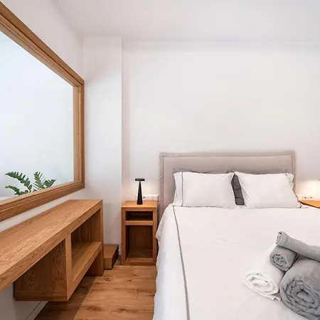 Hidden Garden Apartment